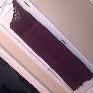 Maroon David’s Bridal prom/bridesmaid dress